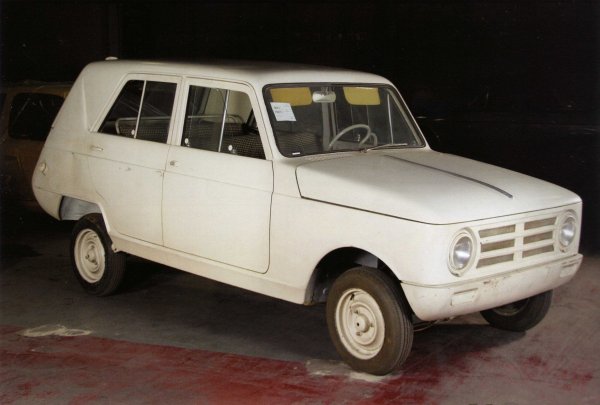 По-късно се появява проект 118 от 1965 г., който трябва да се базира на успеха на Renault 4, произвеждан от 1961 г. Каросерията е разработена от италианската компания Ghia. Битката за серийно производство обаче се печели от собственото дизайнерско бюро на Renault. Така през 1968 г. се появява Renault 6.